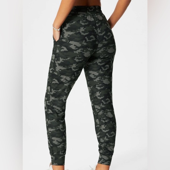 Fabletics High-Waisted Performance Jogger Size XL - Picture 2 of 5